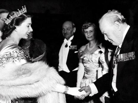 Elizabeth II et Winston Churchill, mentor de la reine